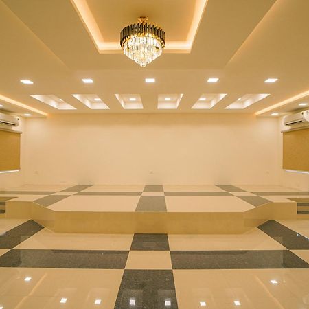 ホテル Tpc Camphor Tiruchirappalli エクステリア 写真