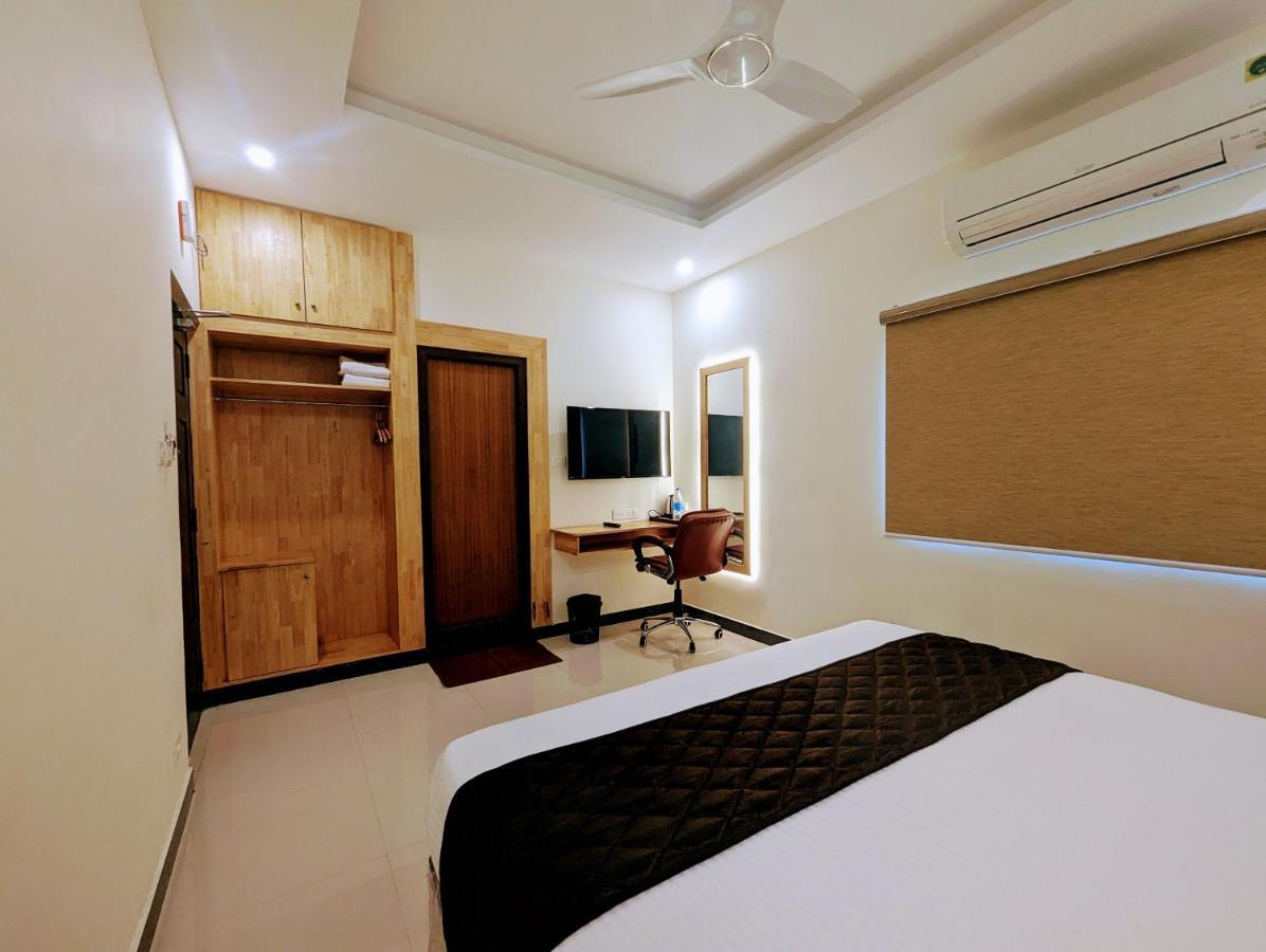ホテル Tpc Camphor Tiruchirappalli エクステリア 写真