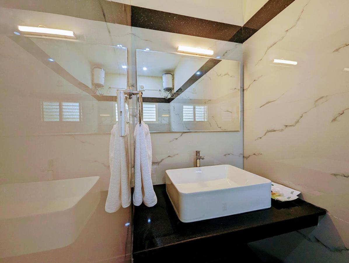 ホテル Tpc Camphor Tiruchirappalli エクステリア 写真