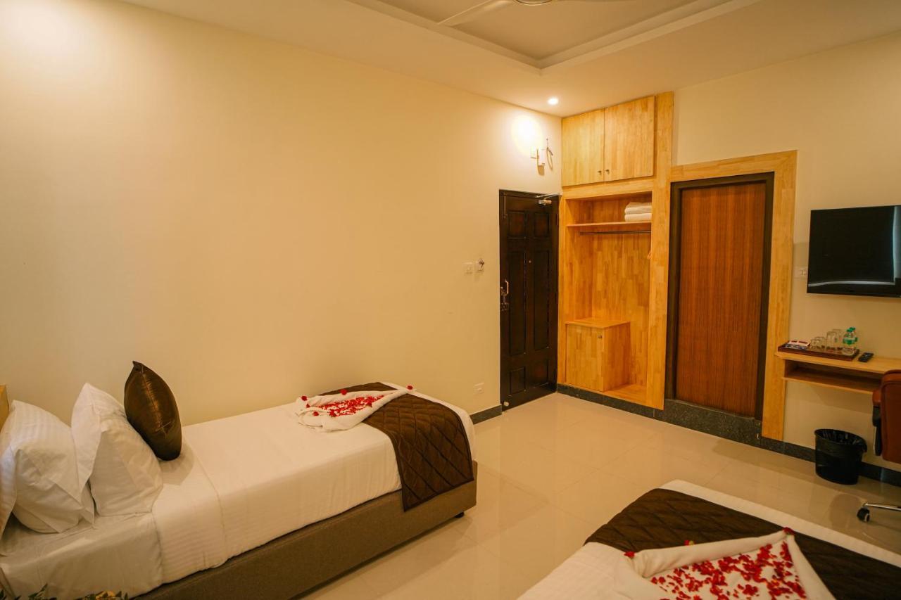 ホテル Tpc Camphor Tiruchirappalli エクステリア 写真