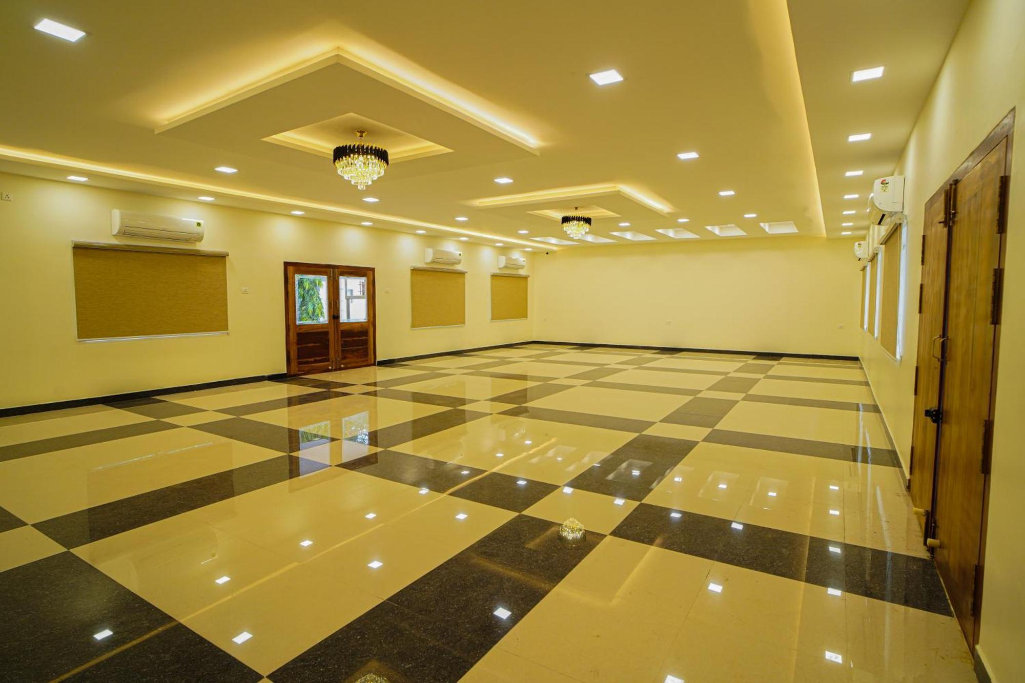 ホテル Tpc Camphor Tiruchirappalli エクステリア 写真