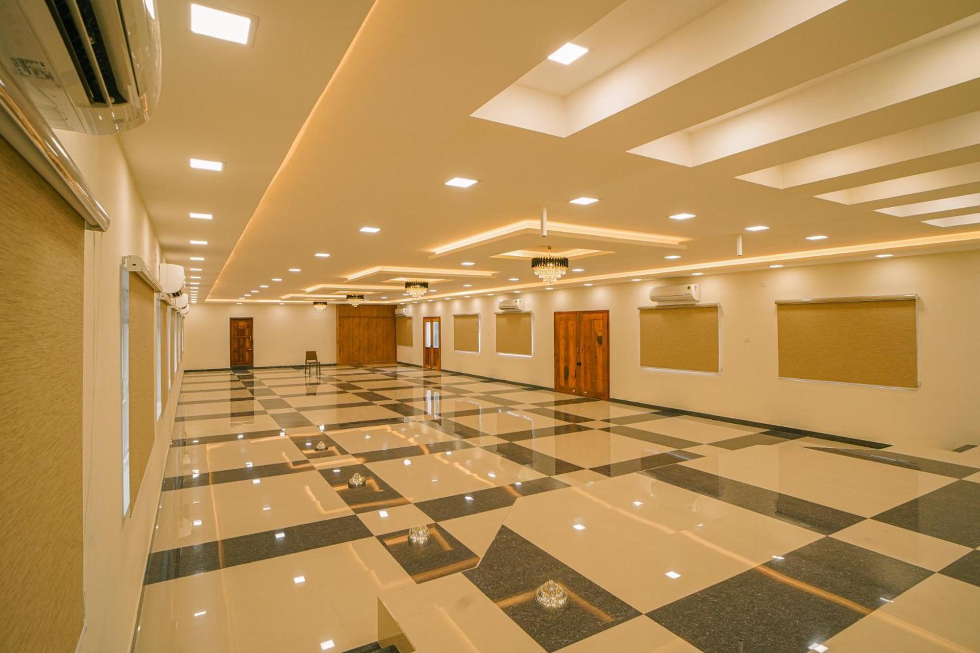 ホテル Tpc Camphor Tiruchirappalli エクステリア 写真