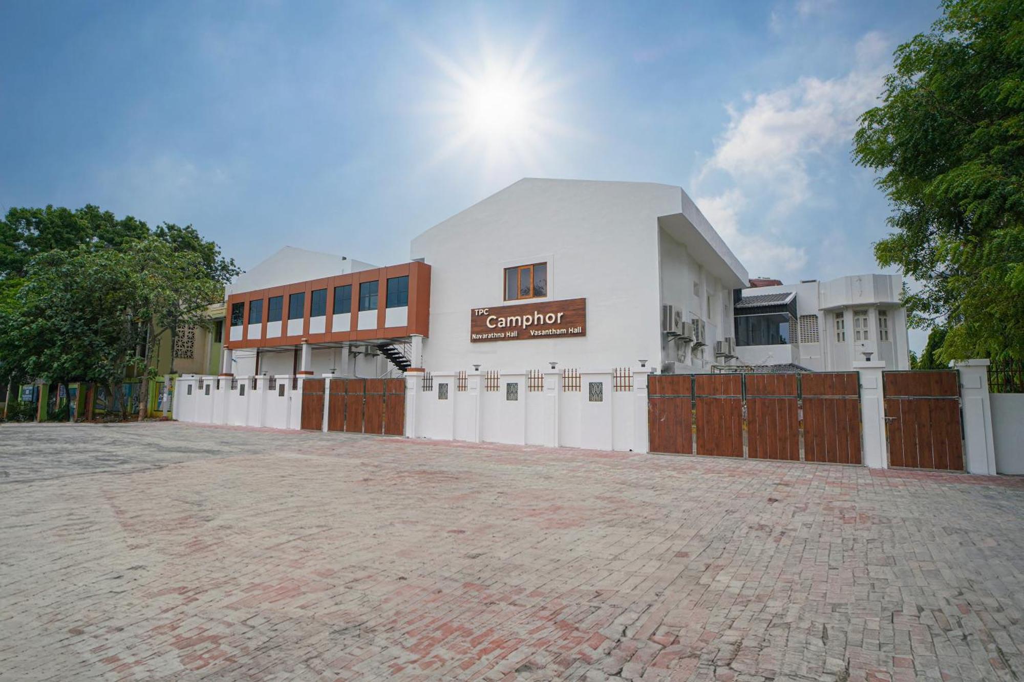 ホテル Tpc Camphor Tiruchirappalli エクステリア 写真